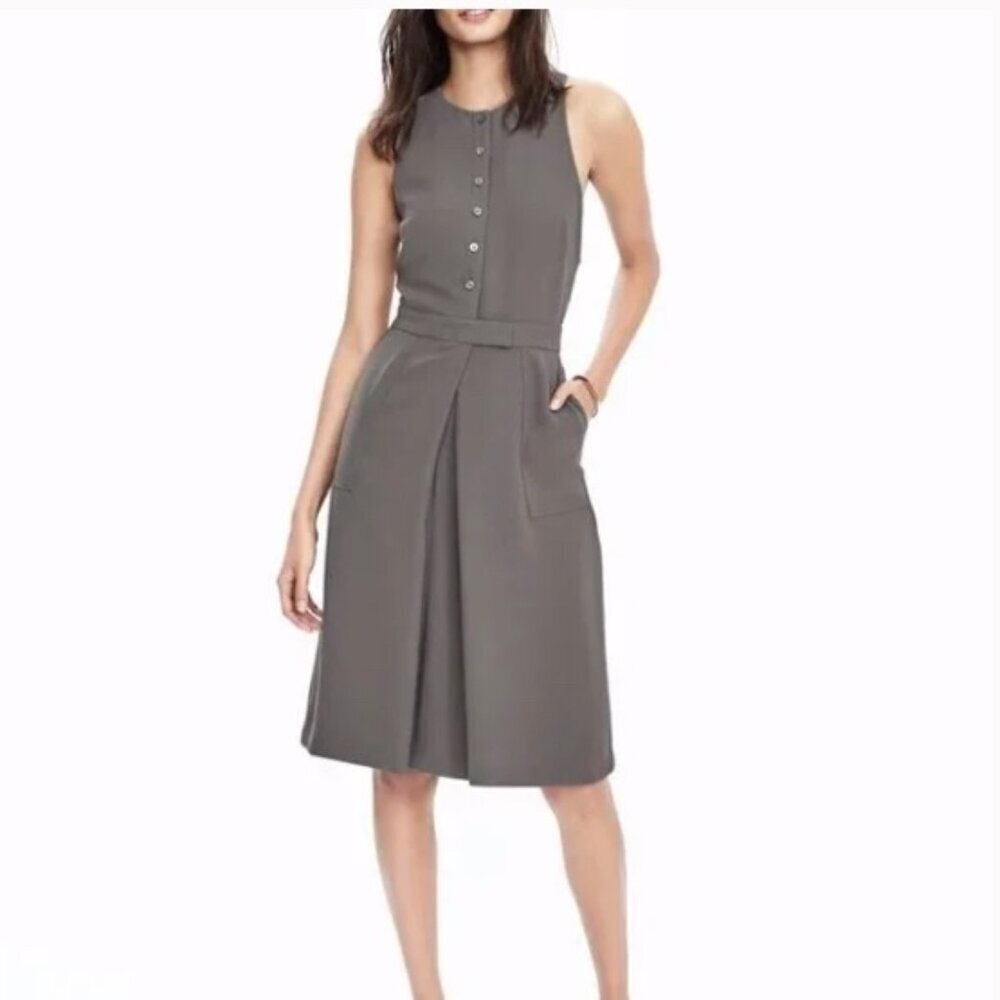 Banana Republic Grey Crepe Sleeveless Dress Button-Front Pleated Size 6 Women's
